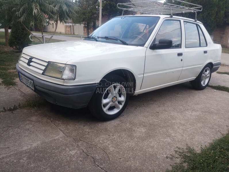 Peugeot 309 