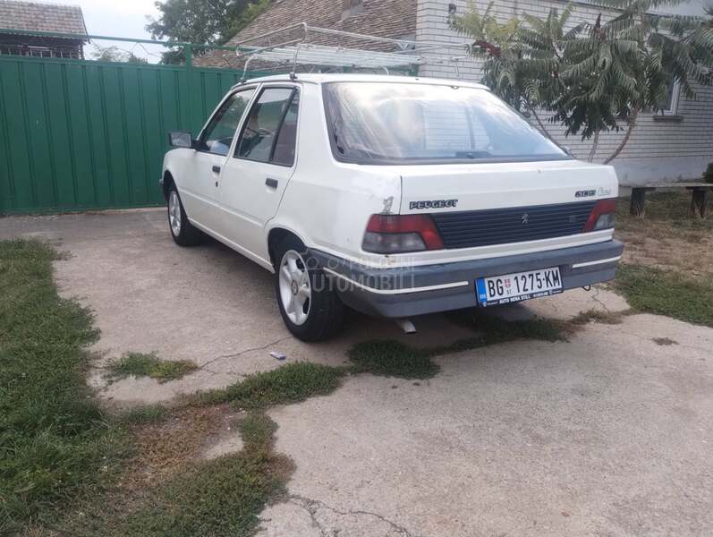 Peugeot 309 