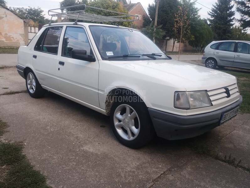 Peugeot 309 