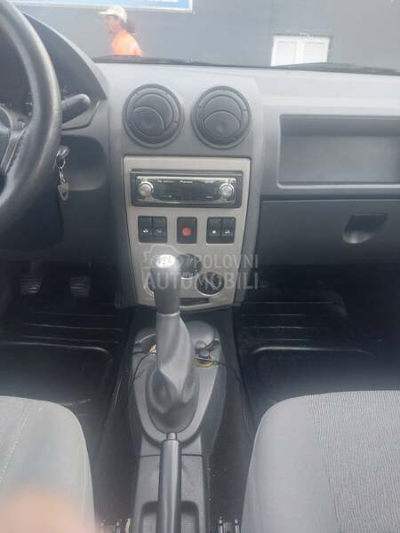 Dacia Logan 