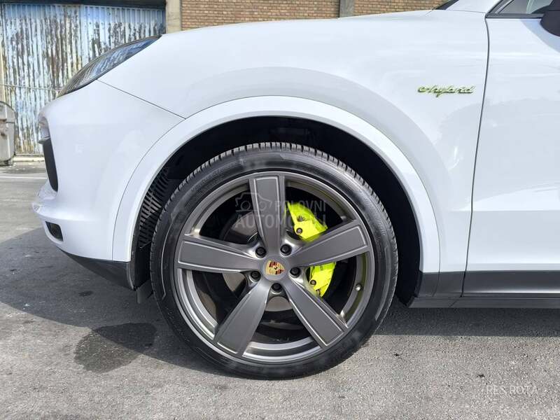 Porsche Cayenne E-HYBRID