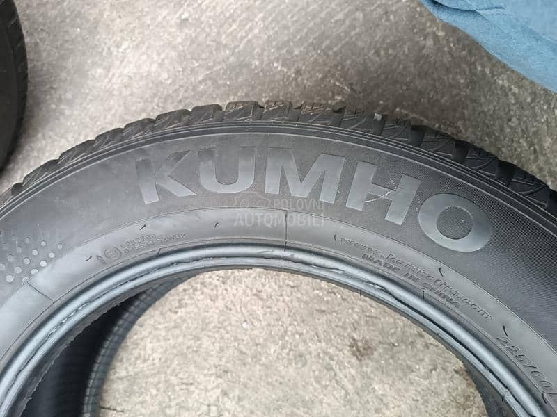 Kumho 225/60 R17 Zimska