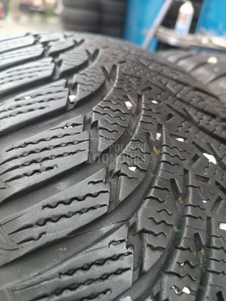 Kumho 225/60 R17 Zimska