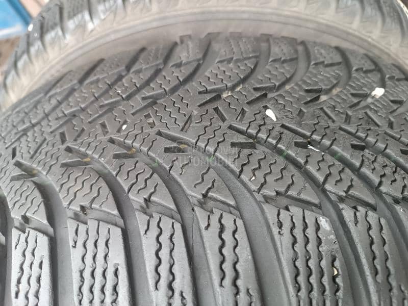 Kumho 225/60 R17 Zimska