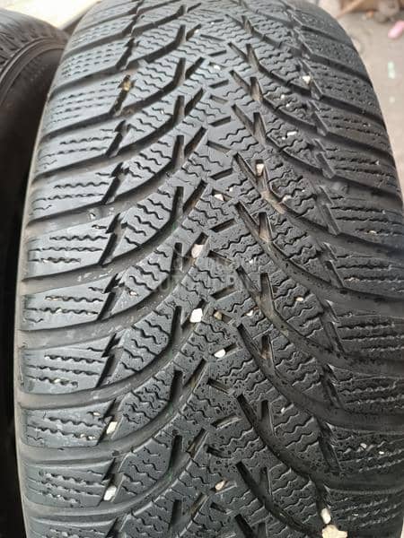 Kumho 225/60 R17 Zimska