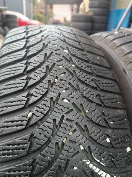 Kumho 225/60 R17 Zimska