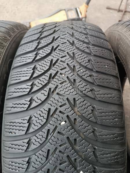 Kumho 225/60 R17 Zimska