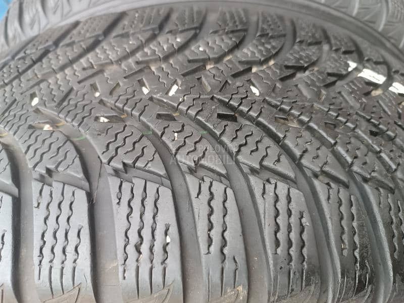 Kumho 225/60 R17 Zimska