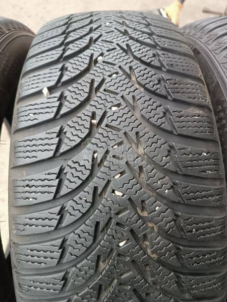 Kumho 225/60 R17 Zimska