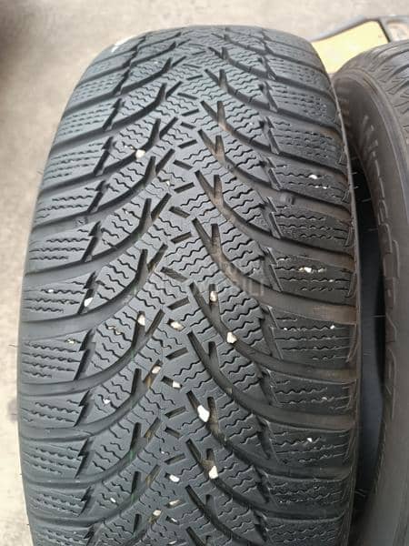 Kumho 225/60 R17 Zimska