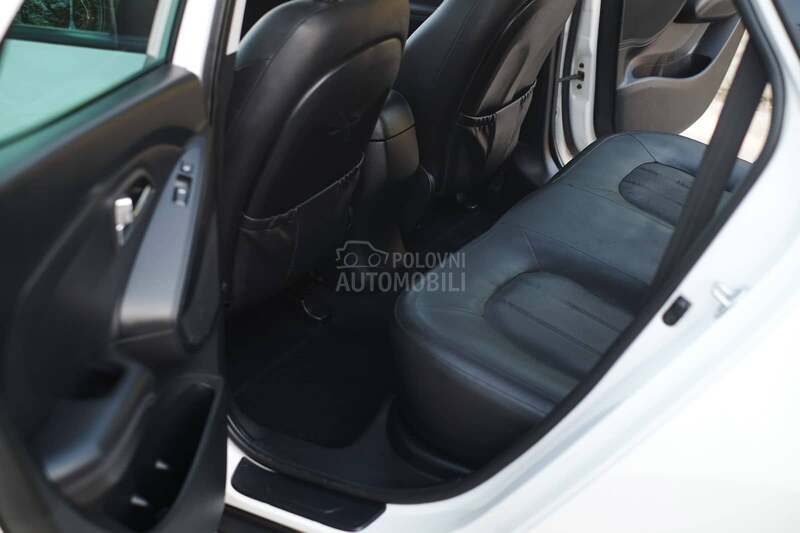 Hyundai ix35 2.0CRDI 4WD PREMIUM