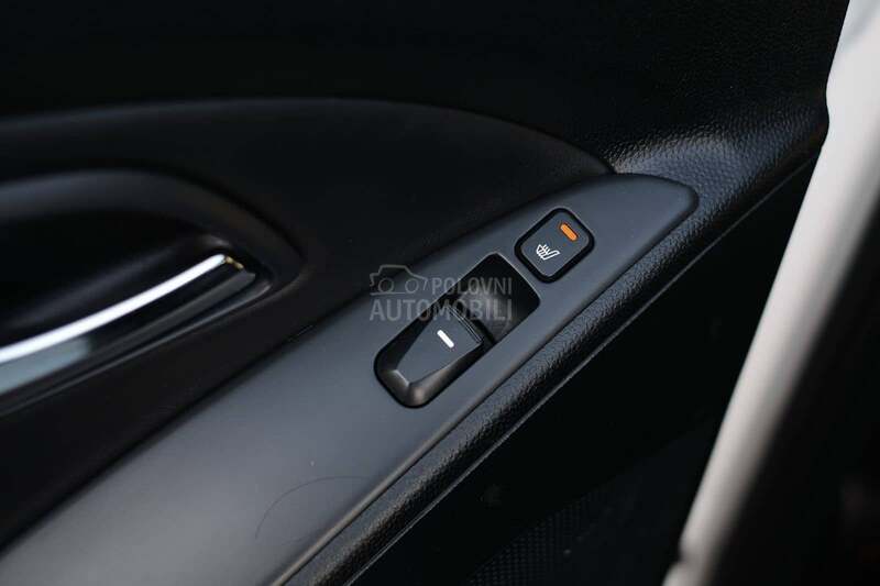 Hyundai ix35 2.0CRDI 4WD PREMIUM