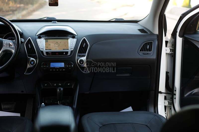 Hyundai ix35 2.0CRDI 4WD PREMIUM