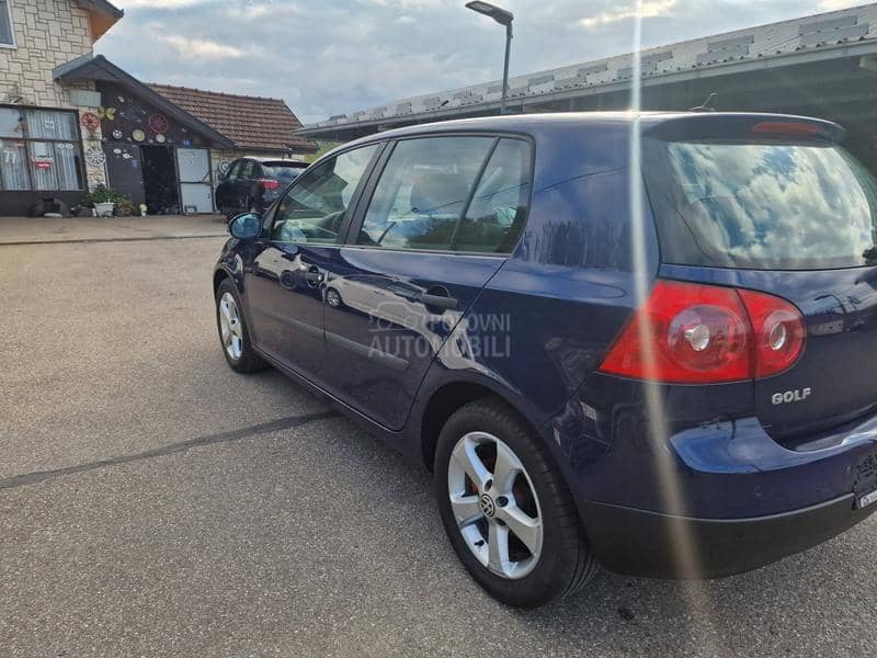 Volkswagen Golf 5 1,6 fsi