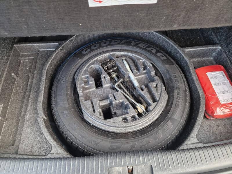 Volkswagen Golf 5 1,6 fsi