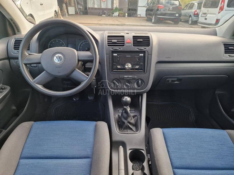Volkswagen Golf 5 1,6 fsi