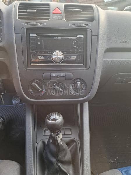 Volkswagen Golf 5 1,6 fsi