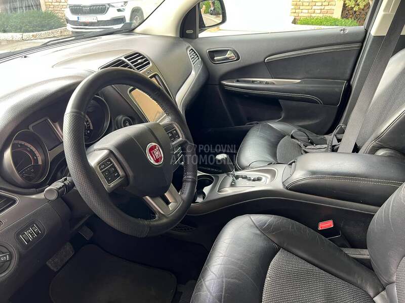 Fiat Freemont Cross AWD Black Code