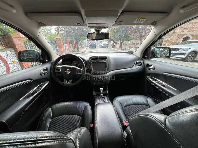 Fiat Freemont Cross AWD Black Code