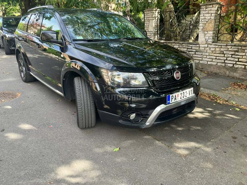 Fiat Freemont Cross AWD Black Code