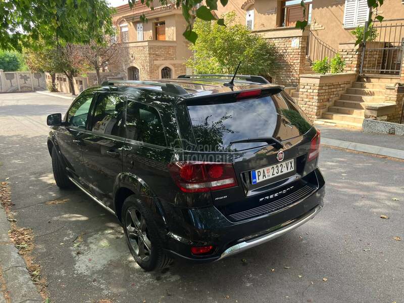 Fiat Freemont Cross AWD Black Code