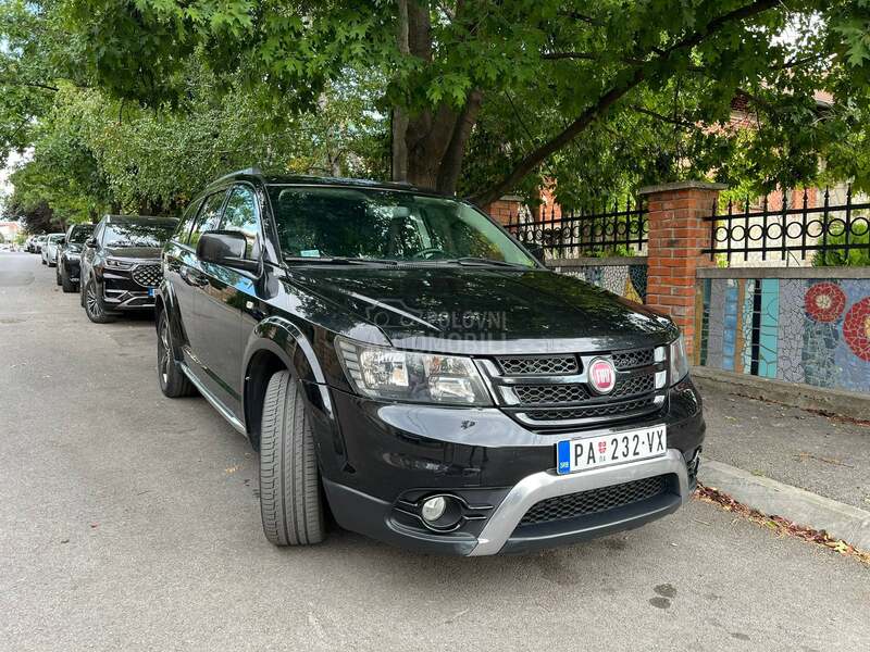Fiat Freemont Cross AWD Black Code