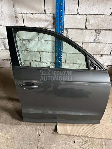 Audi Q3 8UB8UG -  kompletan auto u delovima