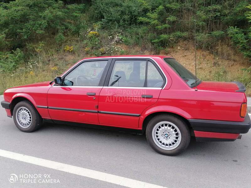 BMW 318 e30