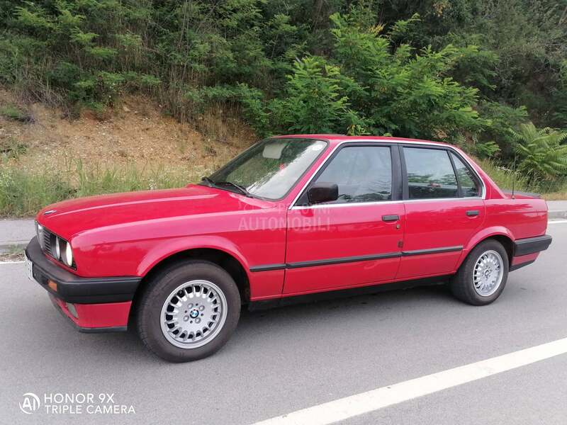 BMW 318 e30