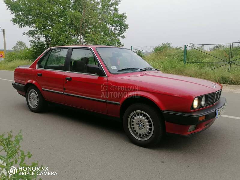 BMW 318 e30