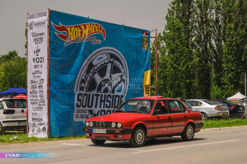 BMW 318 e30