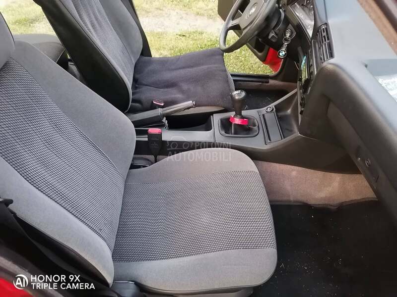 BMW 318 e30