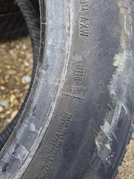 Aeolus 215/60 R16 Zimska