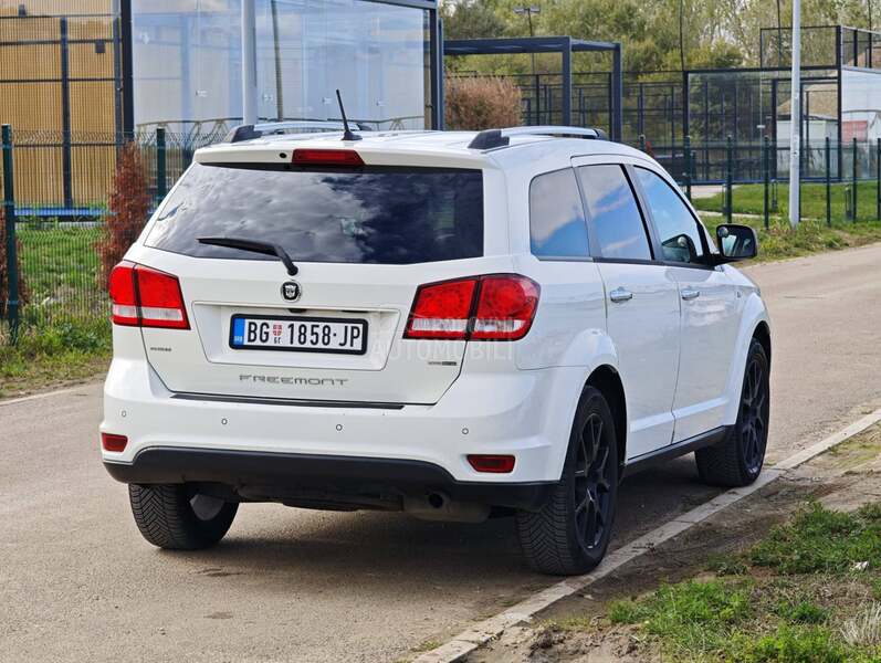 Fiat Freemont Lounge 2.0 4x4 AT