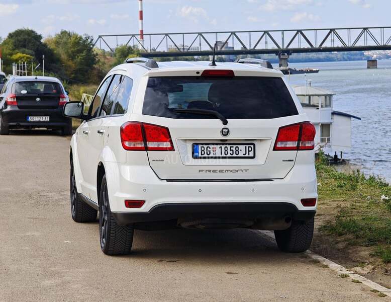 Fiat Freemont Lounge 2.0 4x4 AT