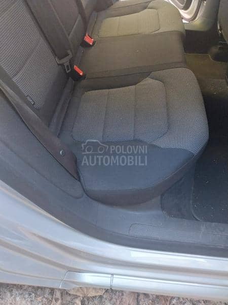 Volkswagen Passat B7 2.0 tdi