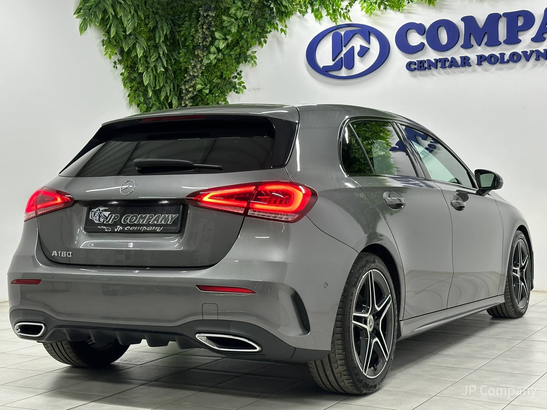 Mercedes Benz A 180 AMG LINE AMB