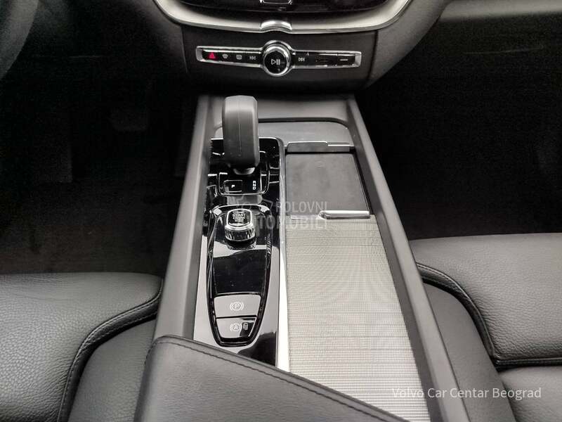 Volvo XC60 B5 AWD ULTIMATE DARK