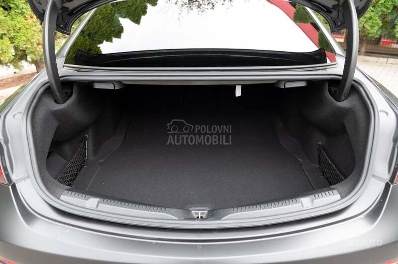 Mercedes Benz E 220 4MATIC/AMG/PANO