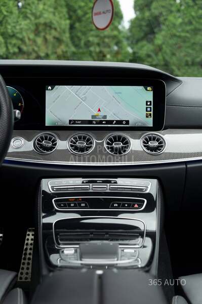 Mercedes Benz E 220 4MATIC/AMG/PANO