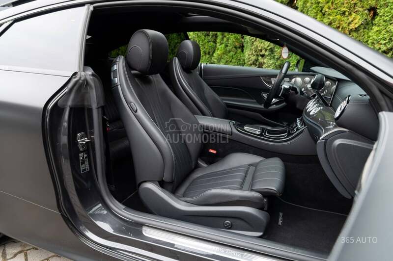 Mercedes Benz E 220 4MATIC/AMG/PANO