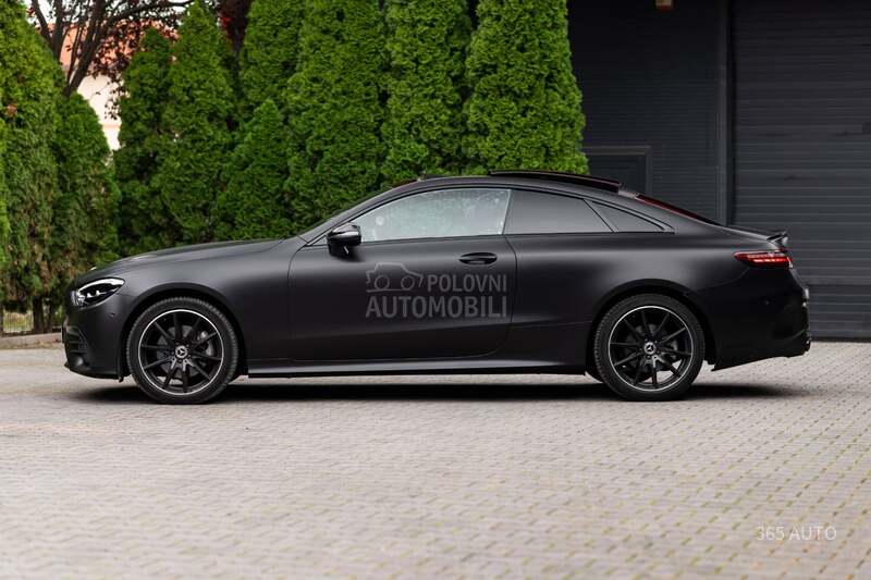 Mercedes Benz E 220 4MATIC/AMG/PANO