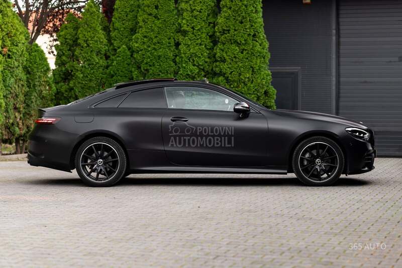 Mercedes Benz E 220 4MATIC/AMG/PANO
