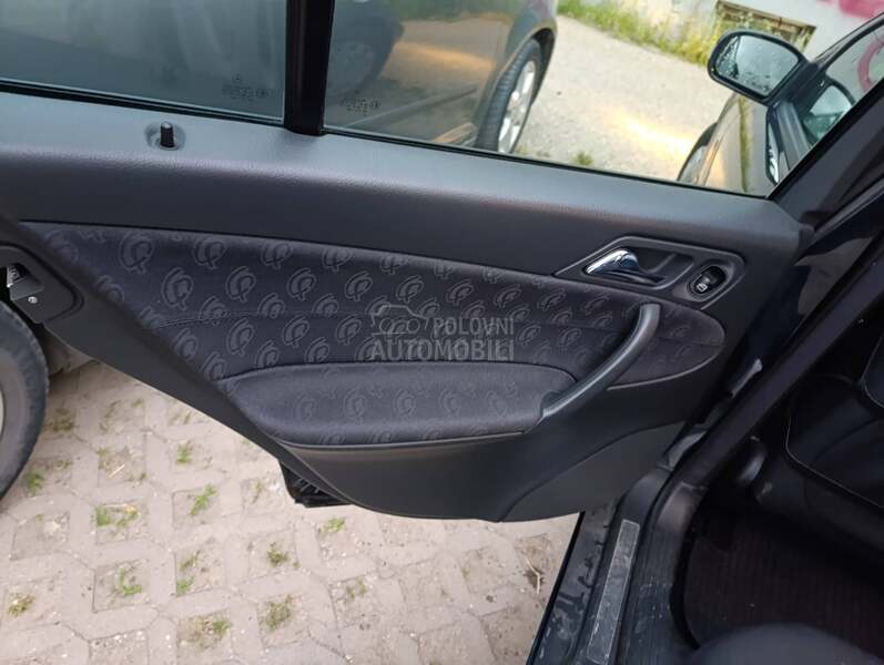 Mercedes Benz C 200 