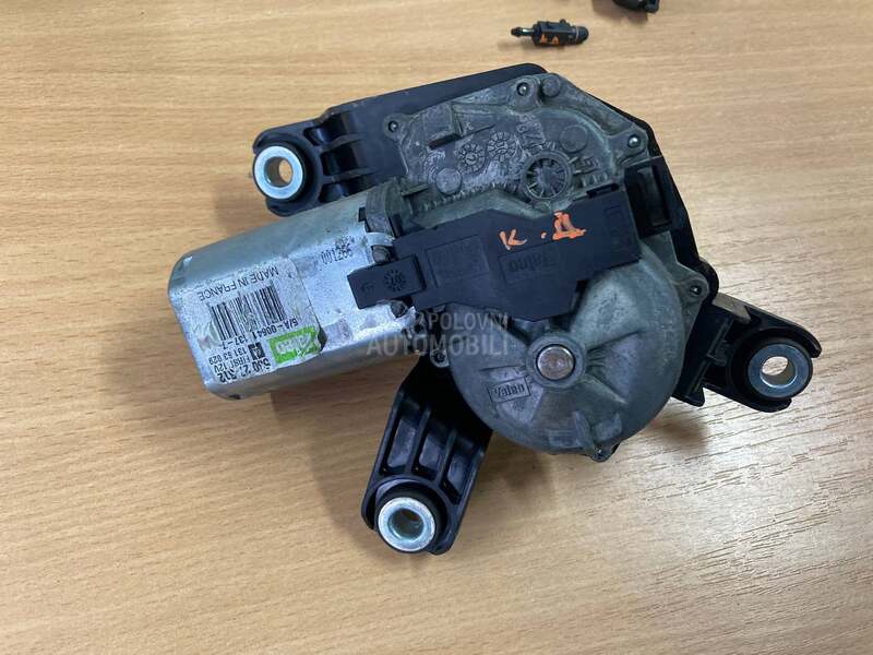 zadnji motor brisaca
