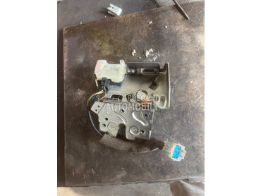 bravica gepeka mondeo mk3 za Ford Mondeo od 2000. do 2007. god.