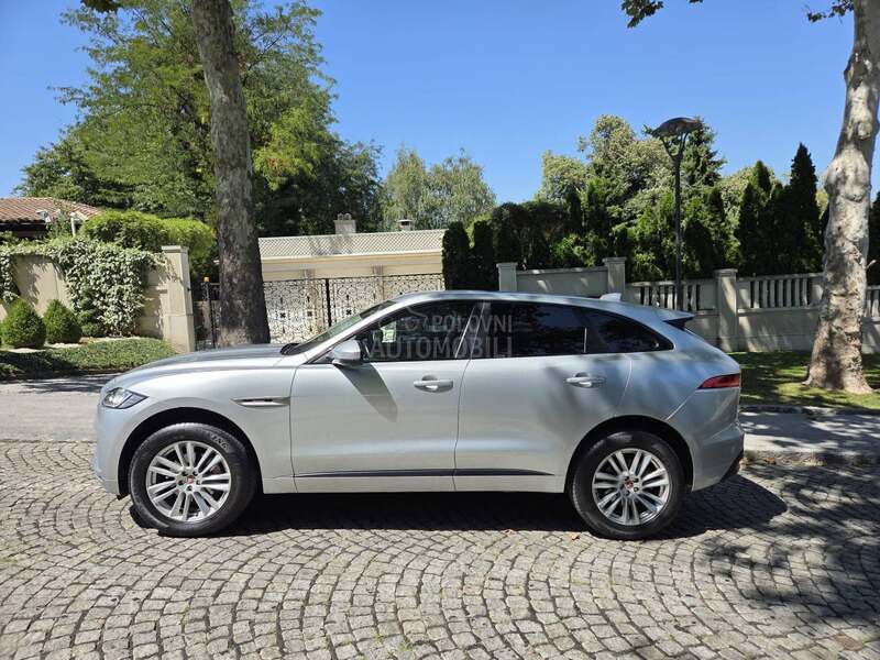 Jaguar F pace R SPORT
