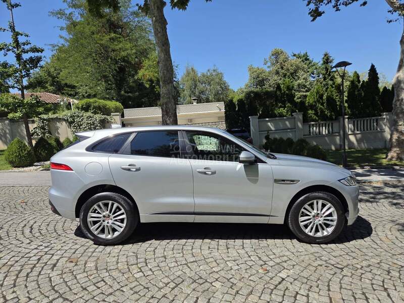 Jaguar F pace R SPORT