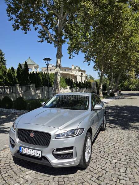Jaguar F pace R SPORT