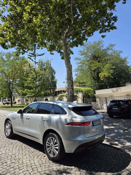 Jaguar F pace R SPORT